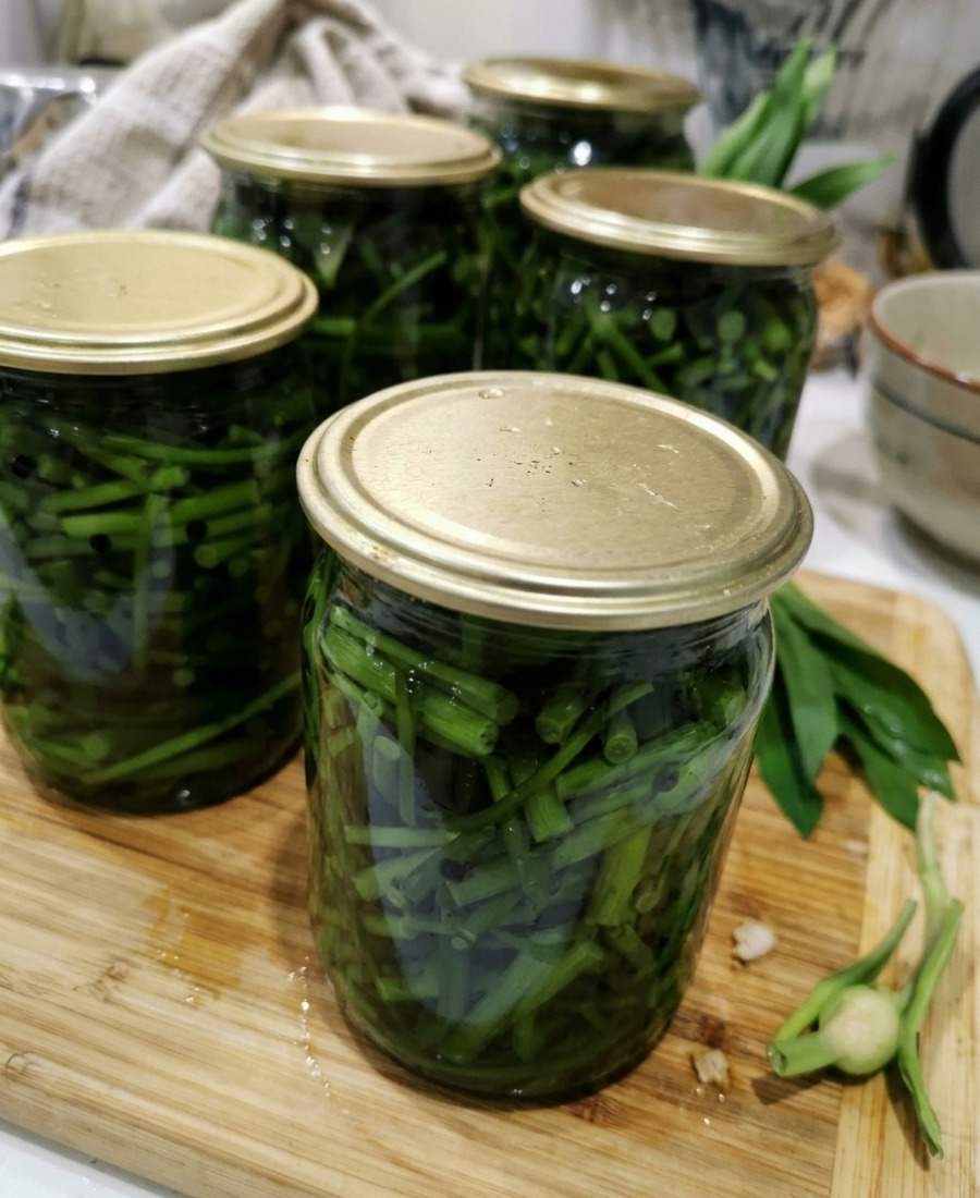 🍽️ Мариновані часникові стрілки на зиму: неймовірно смачний, корисний і ароматний рецепт заготівлі