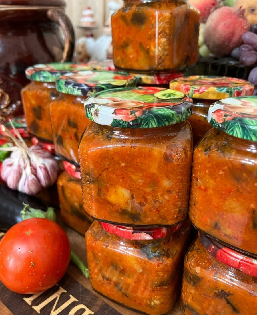 🍽️ Гостренькі баклажани в аджиці на зиму – рецепт перевірений часом! Закуска виходить дуже смачна!
