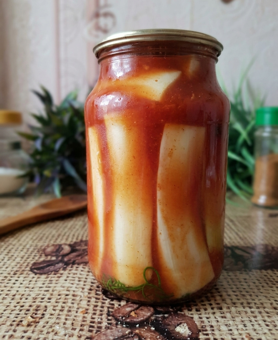 🍽️ Хрусткі мариновані кабачки в томатній заливці: проста і смачна закуска на зиму з мінімальних продуктів